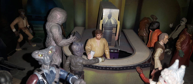 Mos Eisley Cantina Diorama with figures